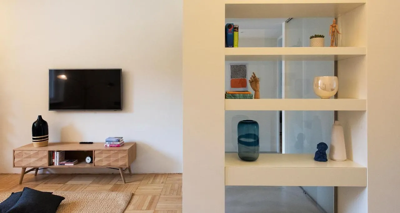 Dante Apartment By Holiday Solutions Como