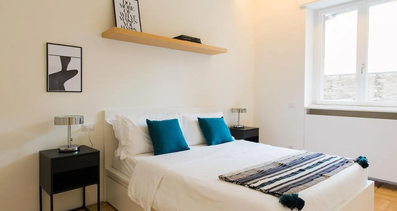 Dante Apartment By Holiday Solutions 코모