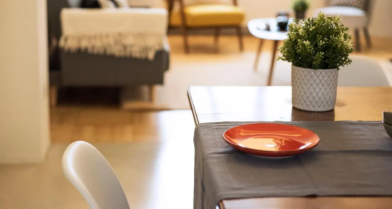 Dante Apartment By Holiday Solutions 코모
