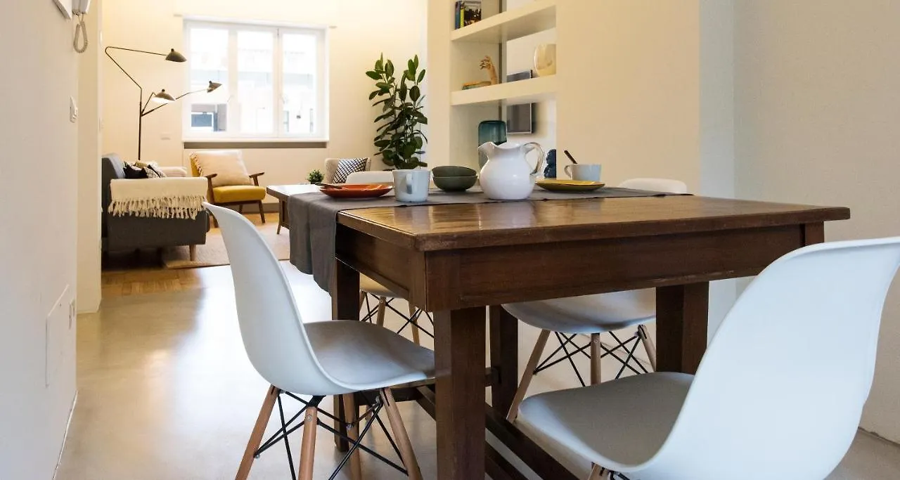 Dante Apartment By Holiday Solutions 코모