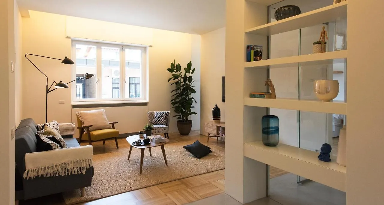 Dante Apartment By Holiday Solutions 코모