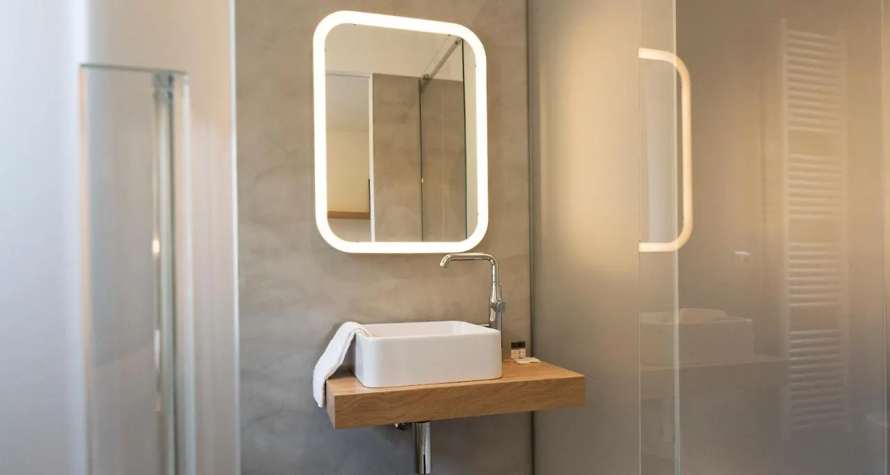 Dante Apartment By Holiday Solutions Como